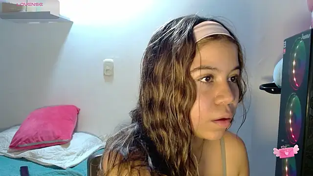 Snapshot of M1la_18 chatting on May 2026 03:36:02 AM M1la 18 online show from May 2026 03:36:02 AM