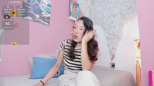 Snapshot of liz_merchan chatting on July 2026 01:25:01 PM liz merchan online show from July 2026 01:25:01 PM