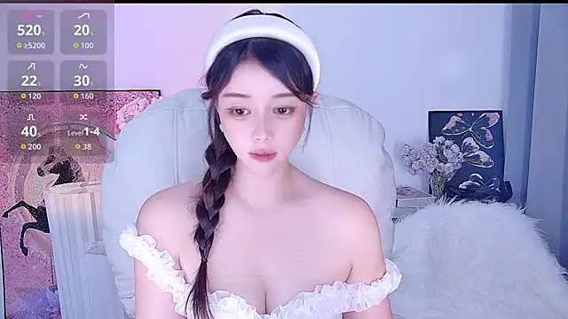 Snapshot of Moon-66 chatting on June 2026 03:03:02 PM Moon-66 online show from June 2026 03:03:02 PM