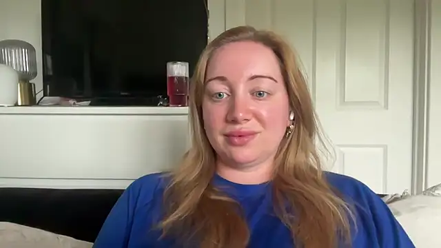 Snapshot of arielsweetieee chatting on June 2026 06:39:02 PM arielsweetieee online show from June 2026 06:39:02 PM