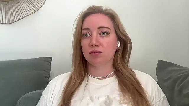 Snapshot of arielsweetieee chatting on July 2026 09:05:02 AM arielsweetieee online show from July 2026 09:05:02 AM