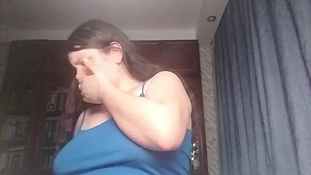 Snapshot of BeatriceMolands chatting on April 2026 06:20:01 PM BeatriceMolands online show from April 2026 06:20:01 PM