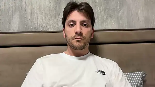 Snapshot of italianass94 chatting on April 2026 09:39:33 PM italianass94 online show from April 2026 09:39:33 PM