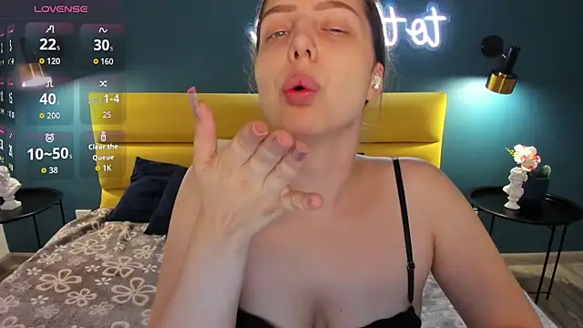 Snapshot of ReneeBlair chatting on July 2026 01:30:02 AM ReneeBlair online show from July 2026 01:30:02 AM