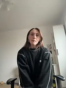 Tiny Anny online show from April 2026 03:48:02 PM