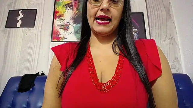Snapshot of Miss_Bobbiess chatting on April 2026 07:58:01 PM Miss Bobbiess online show from April 2026 07:58:01 PM