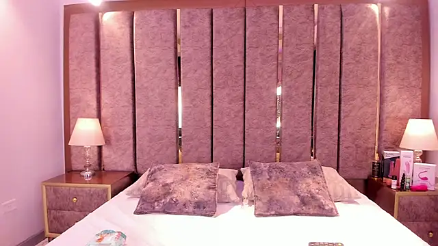 Snapshot of IsabellaPhil chatting on July 2026 05:02:02 AM IsabellaPhil online show from July 2026 05:02:02 AM