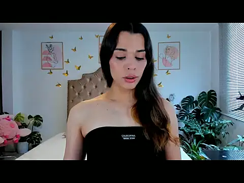 Snapshot of bella_grego chatting on April 2026 06:10:01 PM bella grego online show from April 2026 06:10:01 PM
