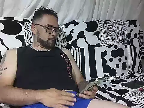 Snapshot of CarlossexVen chatting on April 2026 01:49:01 AM CarlossexVen online show from April 2026 01:49:01 AM
