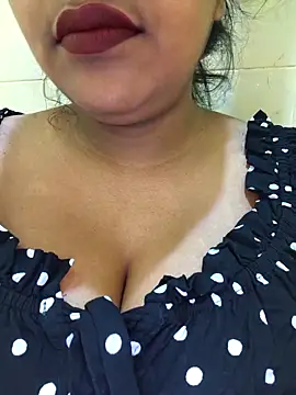Snapshot of Newragini chatting on May 2026 06:57:01 PM Newragini online show from May 2026 06:57:01 PM