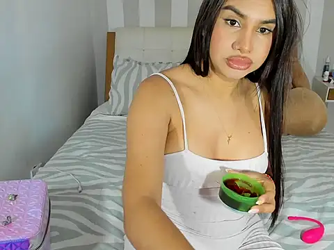 Amber Peiige online show from May 2026 09:32:02 PM