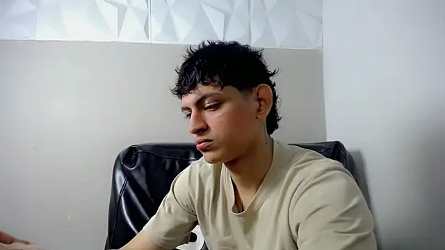 Snapshot of Yosepp_cum chatting on April 2026 04:08:02 AM Yosepp cum online show from April 2026 04:08:02 AM