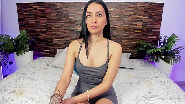 Snapshot of valkiriia__ chatting on May 2026 05:15:01 AM valkiriia online show from May 2026 05:15:01 AM