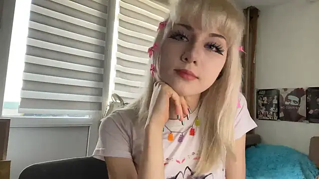 CuddlePopX online show from April 2026 11:35:01 AM