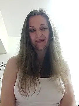 Snapshot of irresistibelle chatting on April 2026 11:40:02 PM irresistibelle online show from April 2026 11:40:02 PM