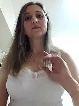 Snapshot of irresistibelle chatting on April 2026 10:12:02 PM irresistibelle online show from April 2026 10:12:02 PM