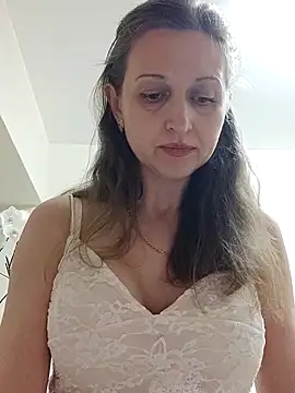 Snapshot of irresistibelle chatting on May 2026 05:52:02 PM irresistibelle online show from May 2026 05:52:02 PM