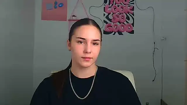 Snapshot of Kyara_ra chatting on June 2026 05:30:01 AM Kyara ra online show from June 2026 05:30:01 AM