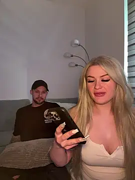 SexyCouple1910 online show from April 2026 05:17:02 PM