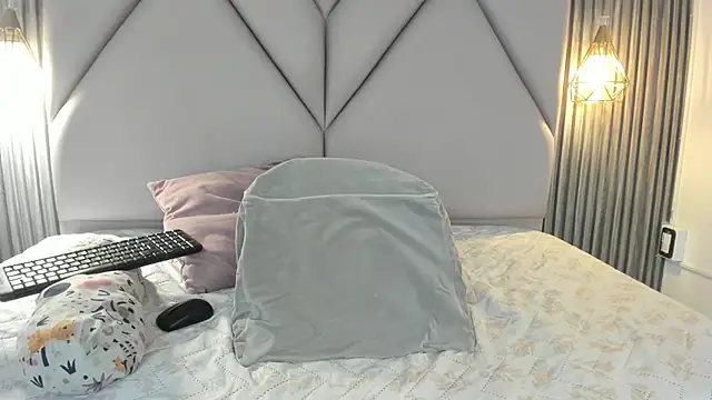 Snapshot of lolabunnysc chatting on June 2026 12:33:01 PM lolabunnysc online show from June 2026 12:33:01 PM
