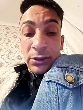 Zoltan223567 online show from April 2026 11:41:01 PM