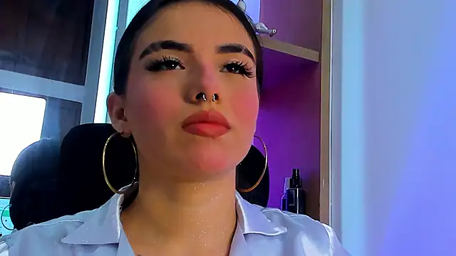 isabella hv online show from June 2026 06:46:02 PM