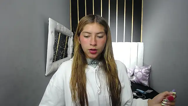 Snapshot of nancy_blonde chatting on June 2026 01:39:01 PM nancy blonde online show from June 2026 01:39:01 PM