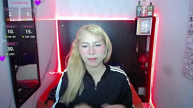 Snapshot of nancy_blonde chatting on June 2026 01:06:02 PM nancy blonde online show from June 2026 01:06:02 PM