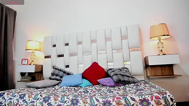 Aurora Rinaldi online show from April 2026 12:20:02 PM