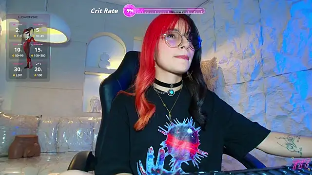 Moon Red r online show from April 2026 07:31:01 PM