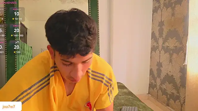 Snapshot of Zayn_Moretti chatting on June 2026 05:41:01 PM Zayn Moretti online show from June 2026 05:41:01 PM