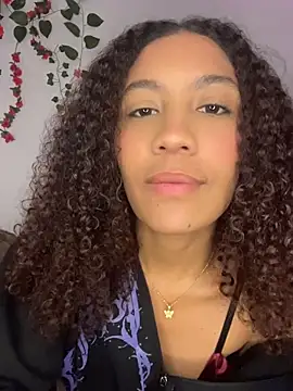 Snapshot of Daphnne_Curly chatting on June 2026 04:59:02 AM Daphnne Curly online show from June 2026 04:59:02 AM