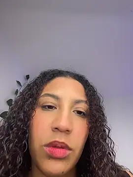 Snapshot of Daphnne_Curly chatting on July 2026 08:33:01 PM Daphnne Curly online show from July 2026 08:33:01 PM