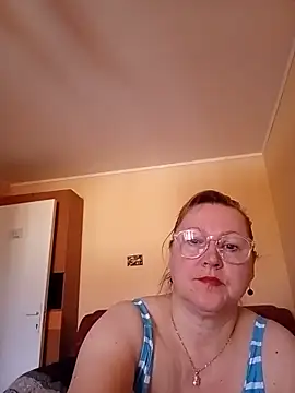 Snapshot of I_amVeronicle chatting on June 2026 05:18:01 AM I amVeronicle online show from June 2026 05:18:01 AM