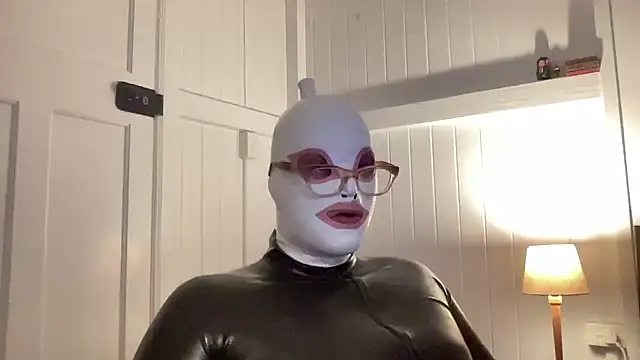 Paramariborubber online show from April 2026 12:09:02 PM