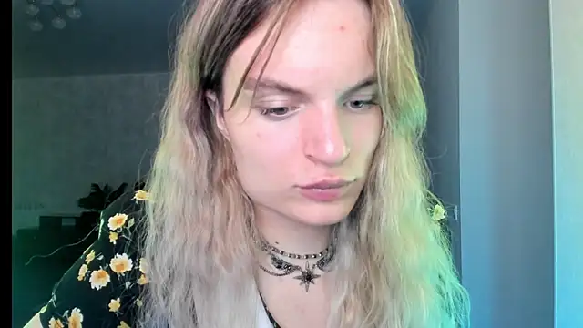 milliKira006 online show from May 2026 07:56:02 PM
