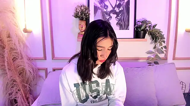 Snapshot of Nanami_ chatting on May 2026 01:08:02 PM Nanami online show from May 2026 01:08:02 PM