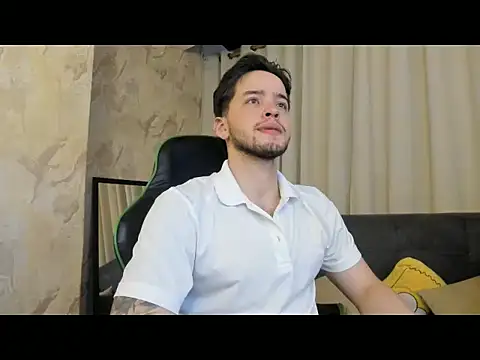 RONNY COLTON online show from June 2026 11:07:01 PM
