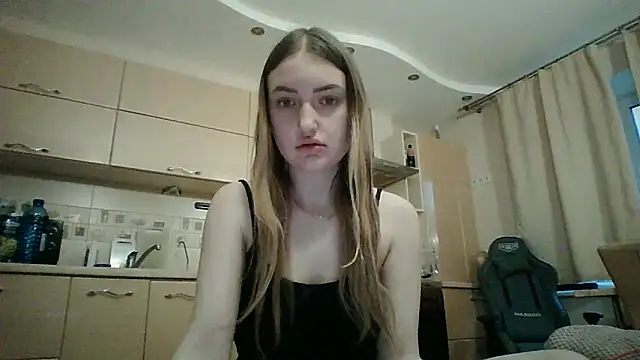 Lisanta online show from May 2026 05:10:02 PM