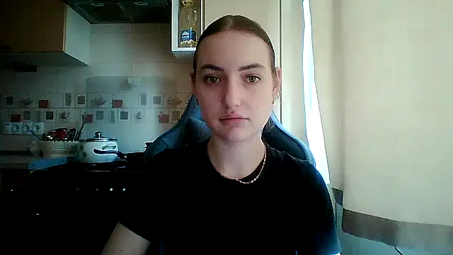 Lisanta online show from May 2026 12:33:01 PM