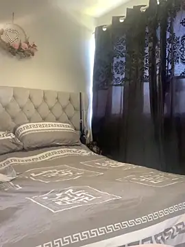 MissNYXuk online show from April 2026 12:50:01 PM