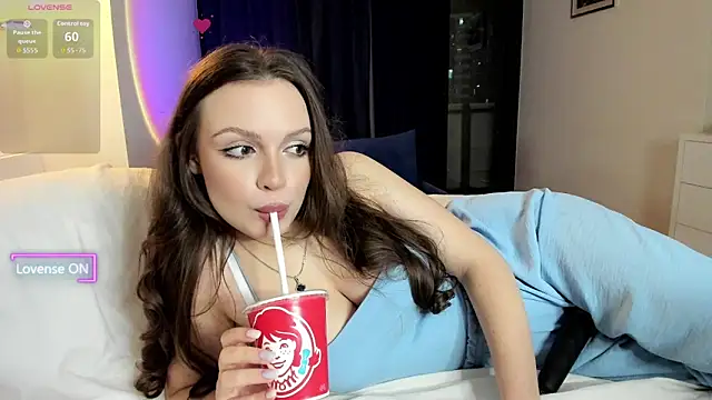 Snapshot of sweettitsbby chatting on June 2026 06:25:02 PM sweettitsbby online show from June 2026 06:25:02 PM