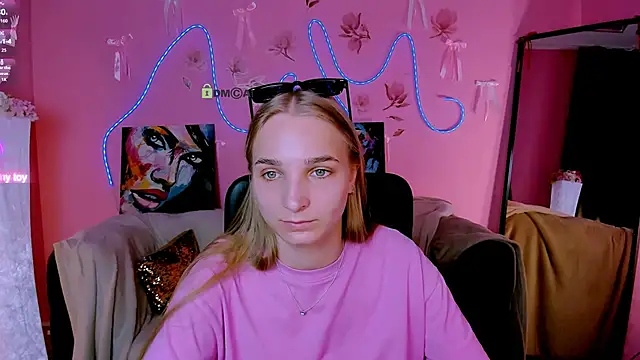 ollivia dream online show from May 2026 05:57:02 AM