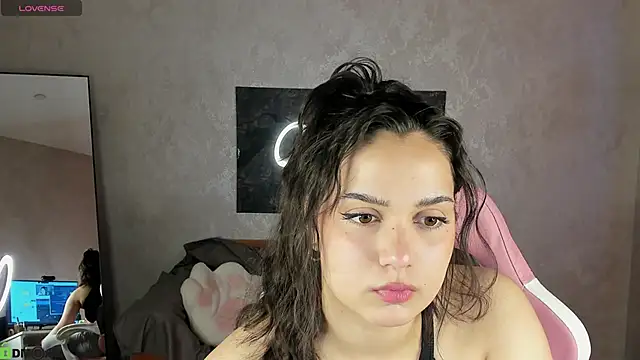 Vivien Ross online show from May 2026 01:14:01 AM