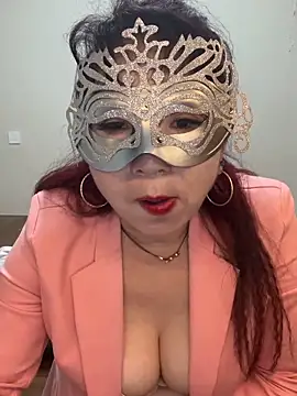 Snapshot of lucy-698 chatting on May 2026 12:32:02 PM lucy-698 online show from May 2026 12:32:02 PM