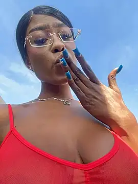 Snapshot of CocoaLuxeXXX chatting on July 2026 01:17:02 PM CocoaLuxeXXX online show from July 2026 01:17:02 PM