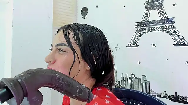 Snapshot of violett_collinss chatting on July 2026 04:19:01 AM violett collinss online show from July 2026 04:19:01 AM