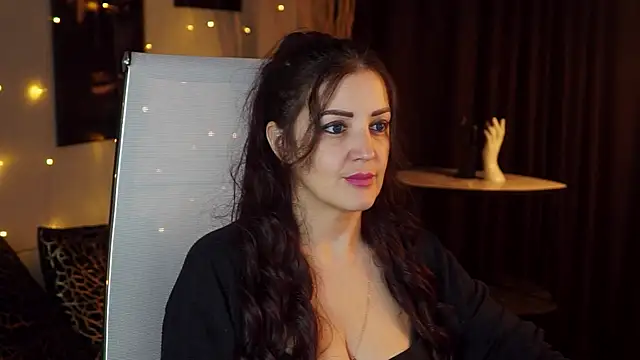 Snapshot of AureliaVane chatting on June 2026 03:43:02 PM AureliaVane online show from June 2026 03:43:02 PM