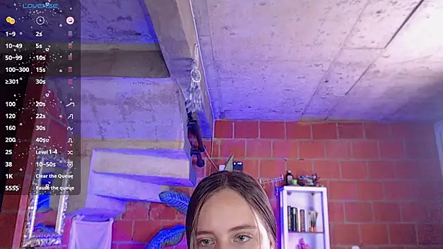 Snapshot of Valerymoon19 chatting on June 2026 04:57:02 PM Valerymoon19 online show from June 2026 04:57:02 PM