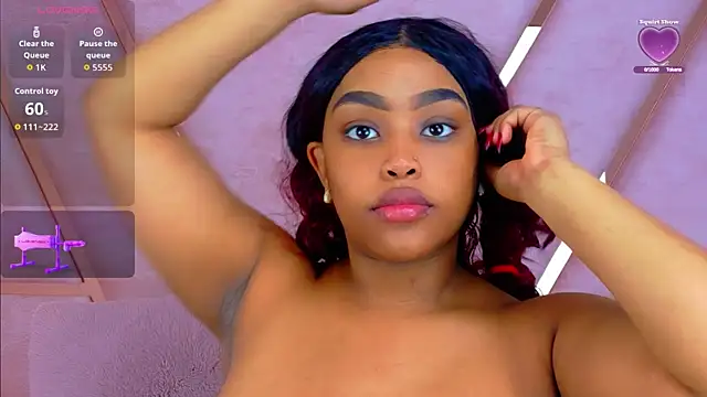 Snapshot of TiannahGlow chatting on May 2026 12:46:02 PM TiannahGlow online show from May 2026 12:46:02 PM